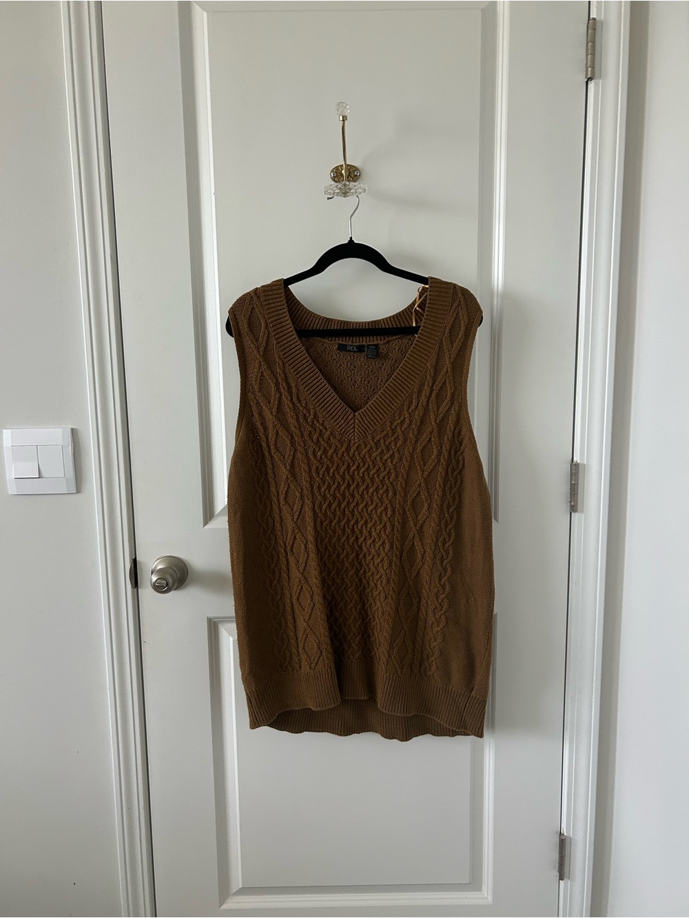 Cable Knit V-Neck Sweater Vest - Brown/Olive